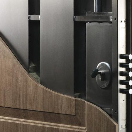 επισκευή θωρακισμένων πορτών